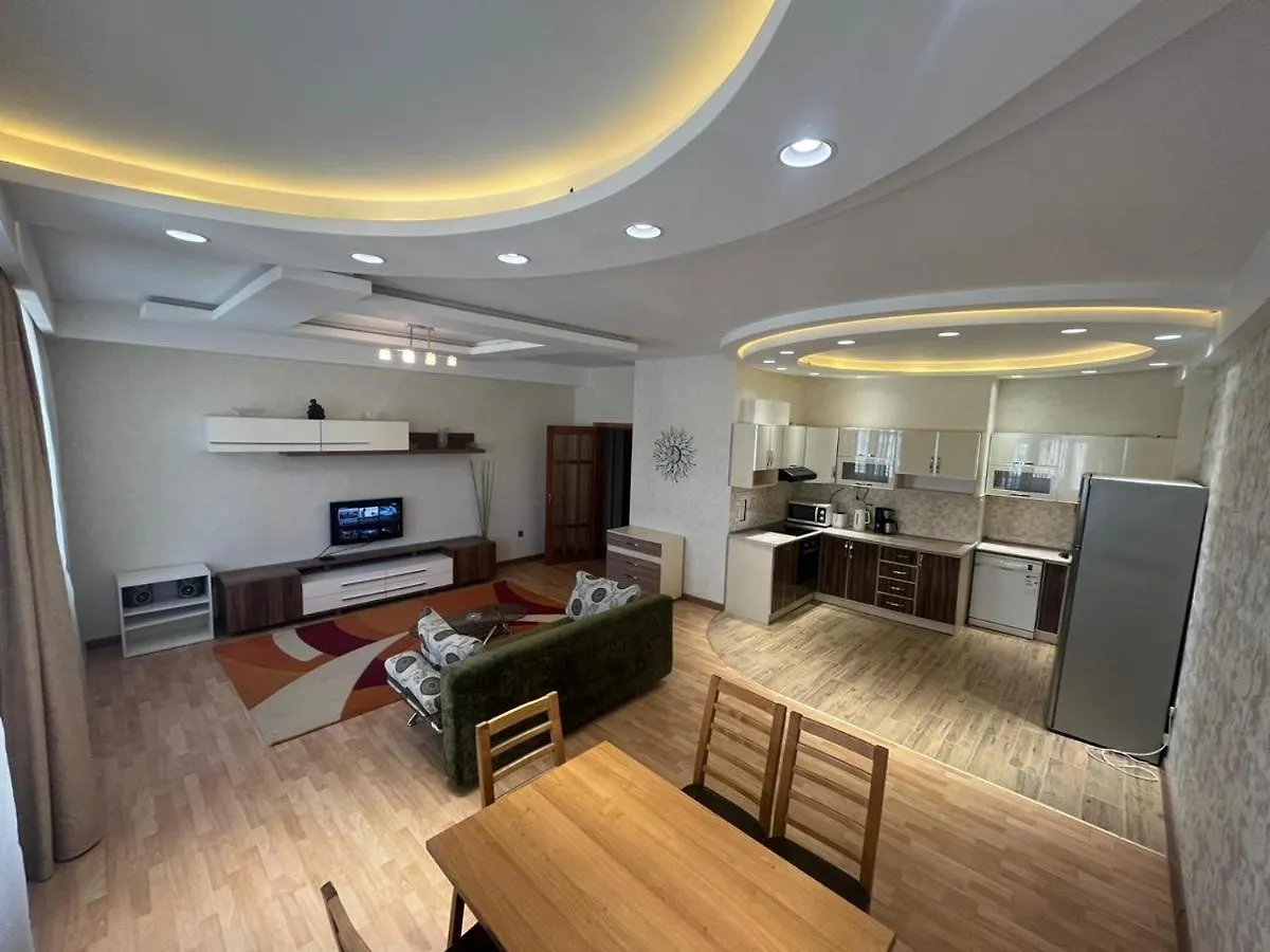 Cozy Apartment In The City Center Baku